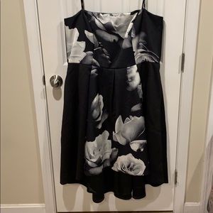 City Chic Dress Blown Rose in black